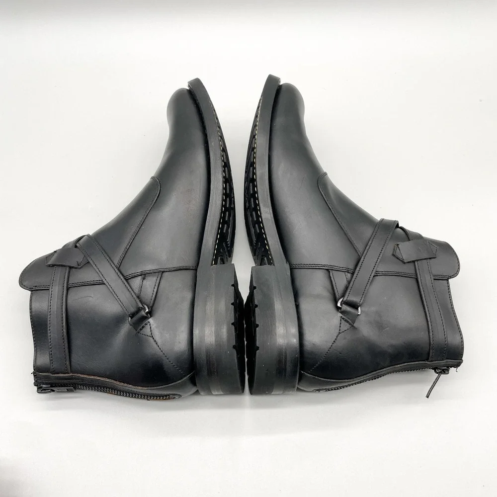 Frye goth punk